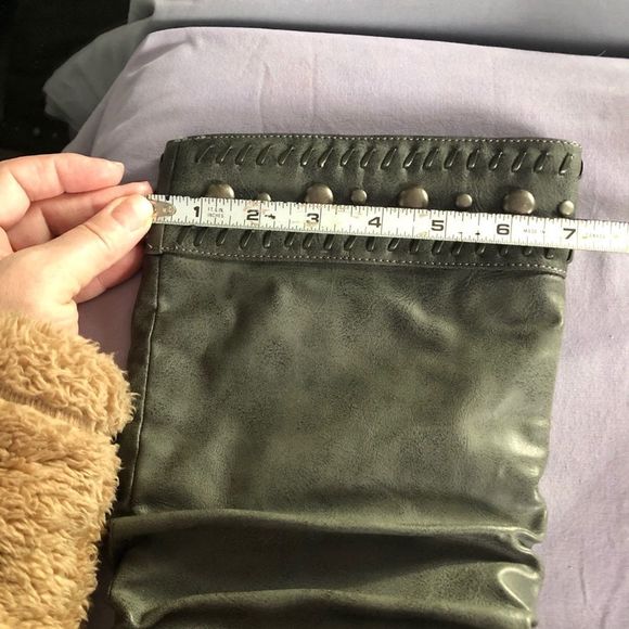 Grey boots - Picture 7 of 9